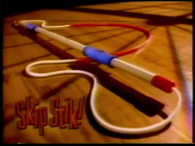Skip-it! Who still has the scars on their ankles from this thing!? Loved  this toy though! Who else had one? . . . . . #skipit #90s #1990s…